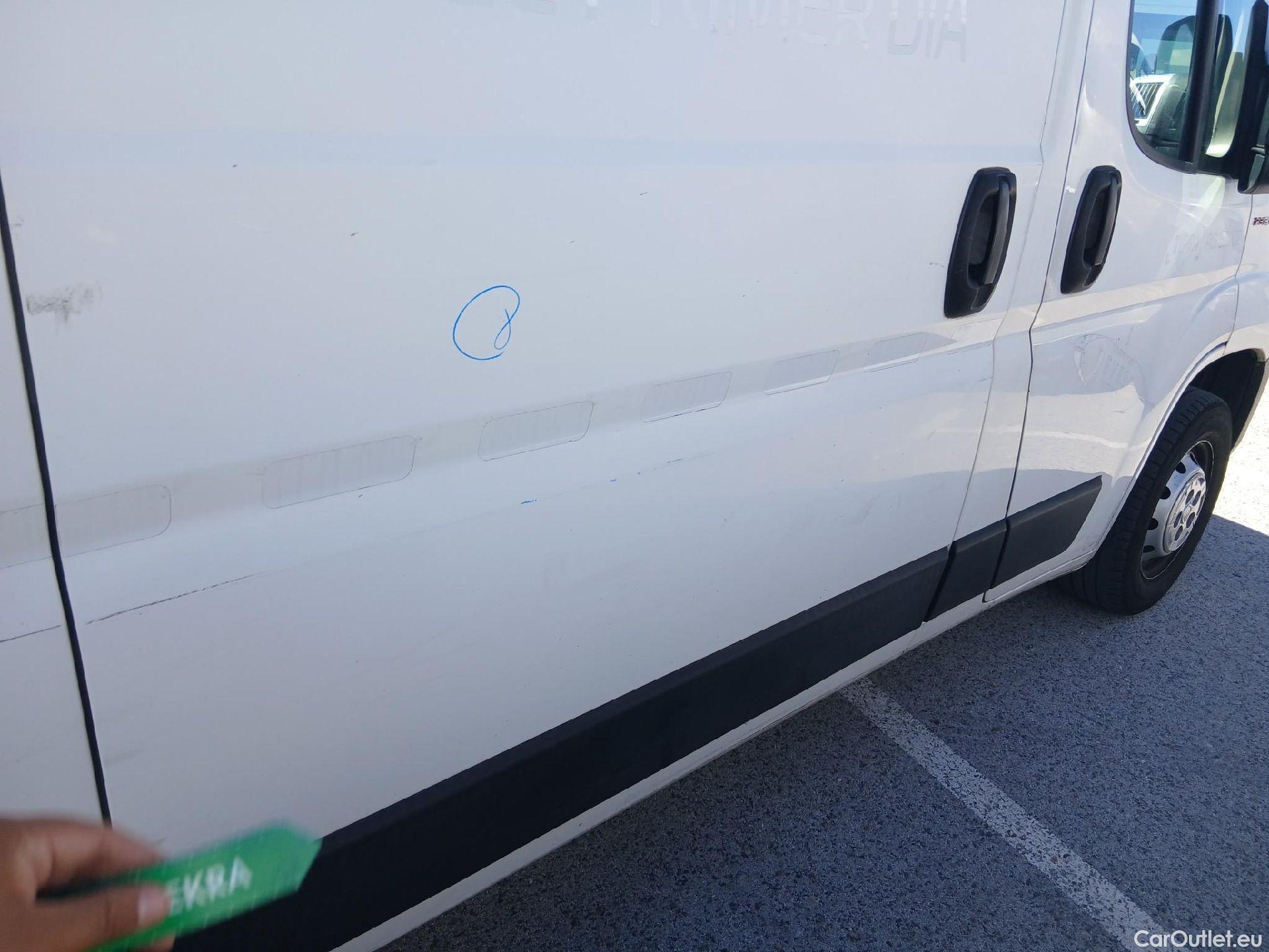  Fiat  Ducato FIAT  / 2014 / 4P / furgón 35 2.3 Mjet Furgón Medio Alto 96kW (130C #50