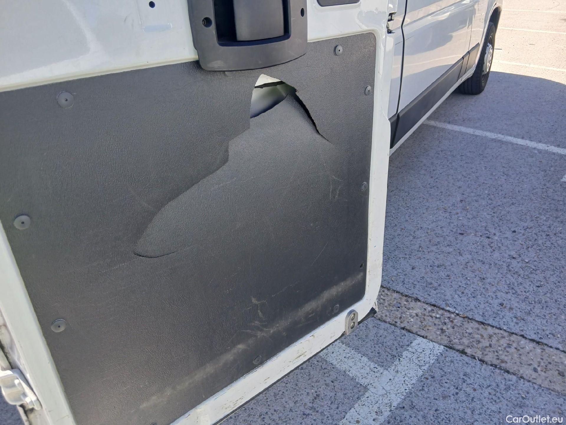  Fiat  Ducato FIAT  / 2014 / 4P / furgón 35 2.3 Mjet Furgón Medio Alto 96kW (130C #11