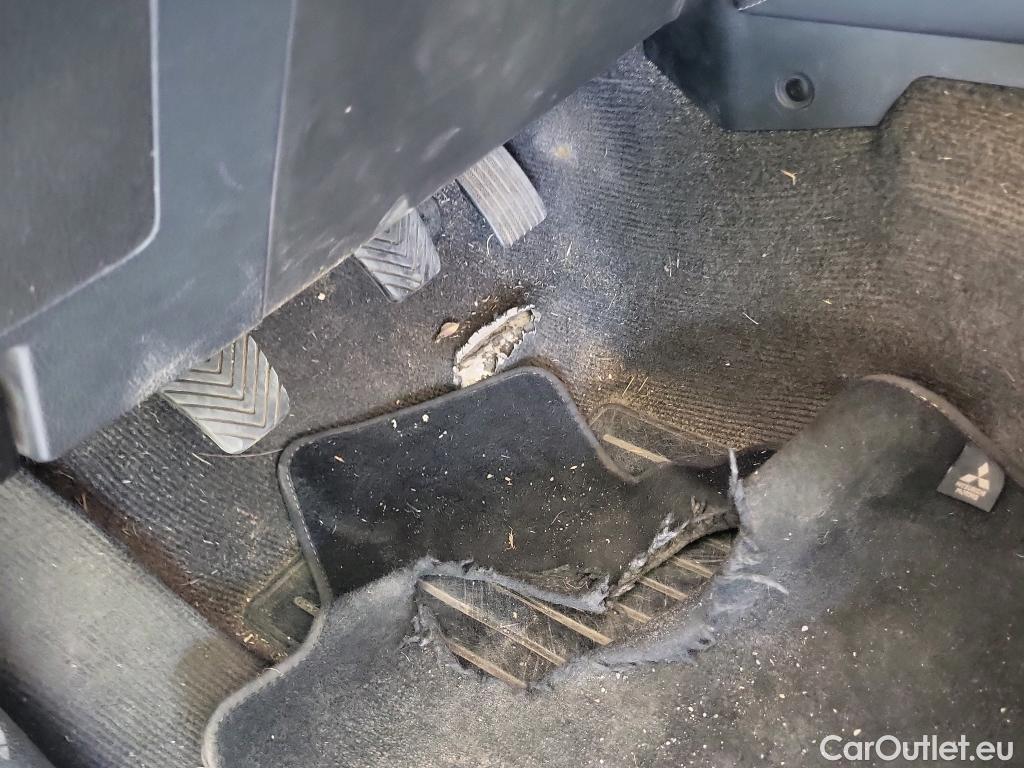  Mitsubishi  L200 MITSUBISHI  / 2019 / 4P / pickup doble cabina D/C 220 DI-D M-Pro #20