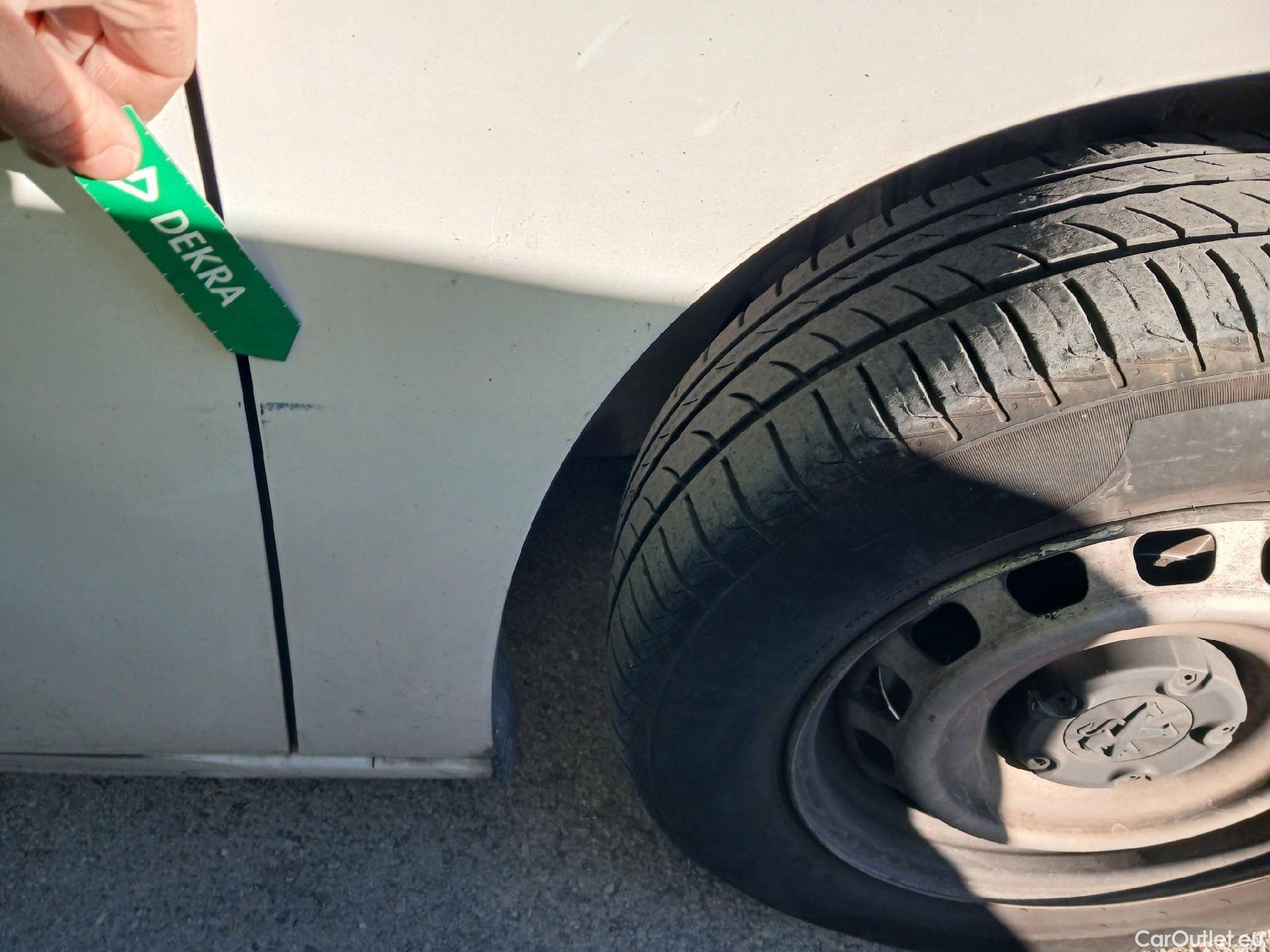  Peugeot  Partner PEUGEOT  / 2018 / 4P / furgón derivado de turismo Premium Standard 600kg BlueHDi 73kW (AC) #33