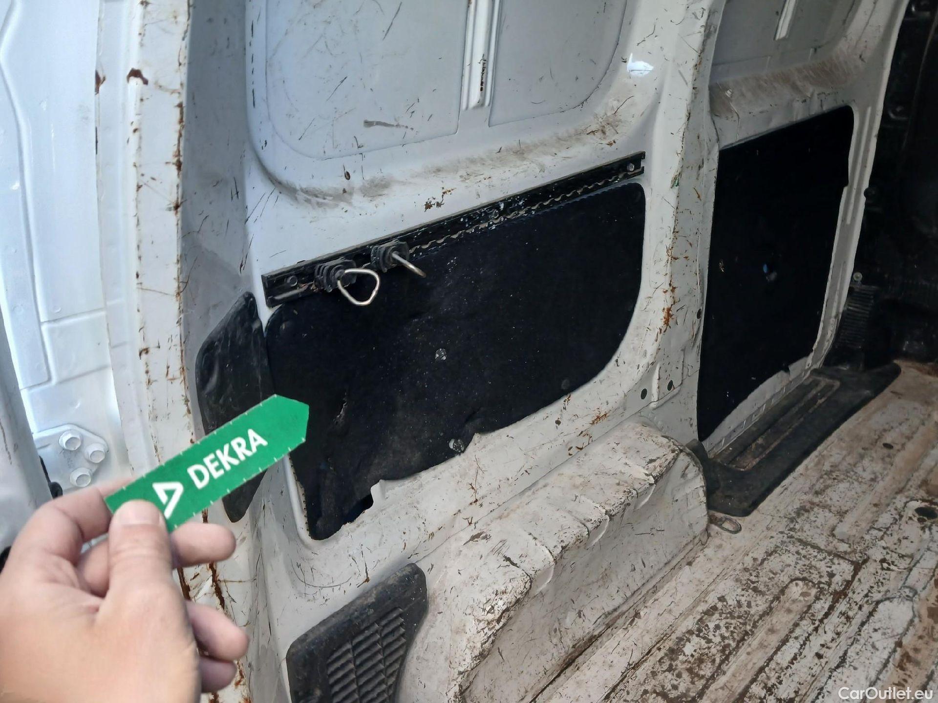  Nissan  NV200 NISSAN e- / 2009 / 4P / furgón Furgón 4p 40 kWh PROFESIONAL #46