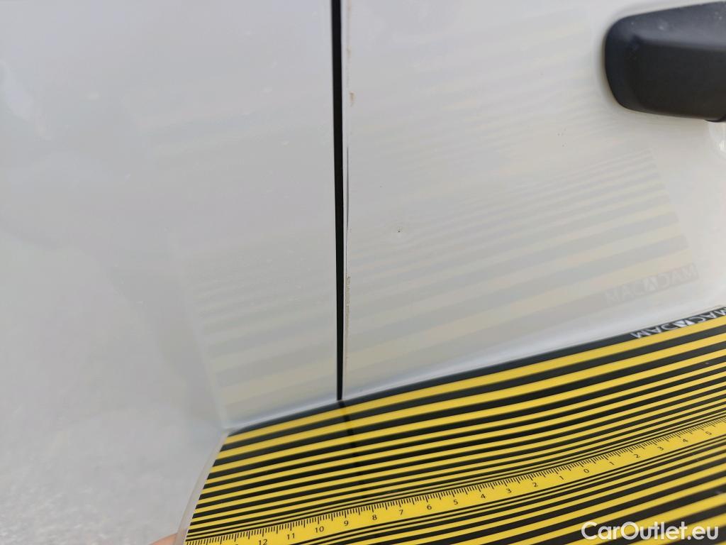  Opel  Vivaro OPEL  / 2019 / 4P / furgón 1.5 D 88kW (120CV) M Std Express M.P. DC #45