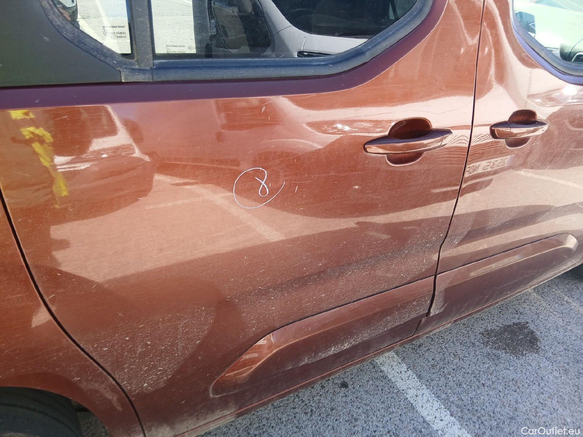  Opel  Combo OPEL -e Life / 2018 / 5P / monovolumen BEV 50kWh Elegance Plus L #31