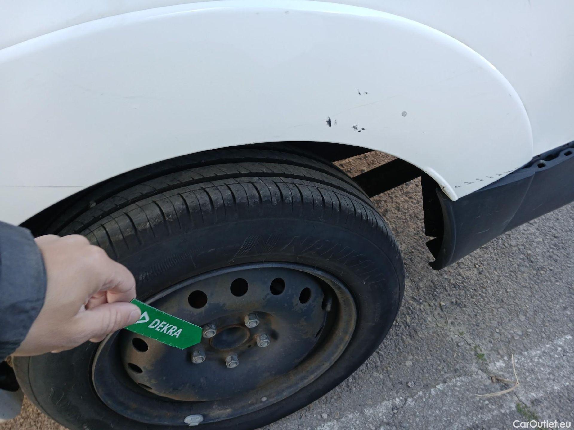  Nissan  NV200 NISSAN e- / 2009 / 4P / furgón Furgón 4p 40 kWh PROFESIONAL #26