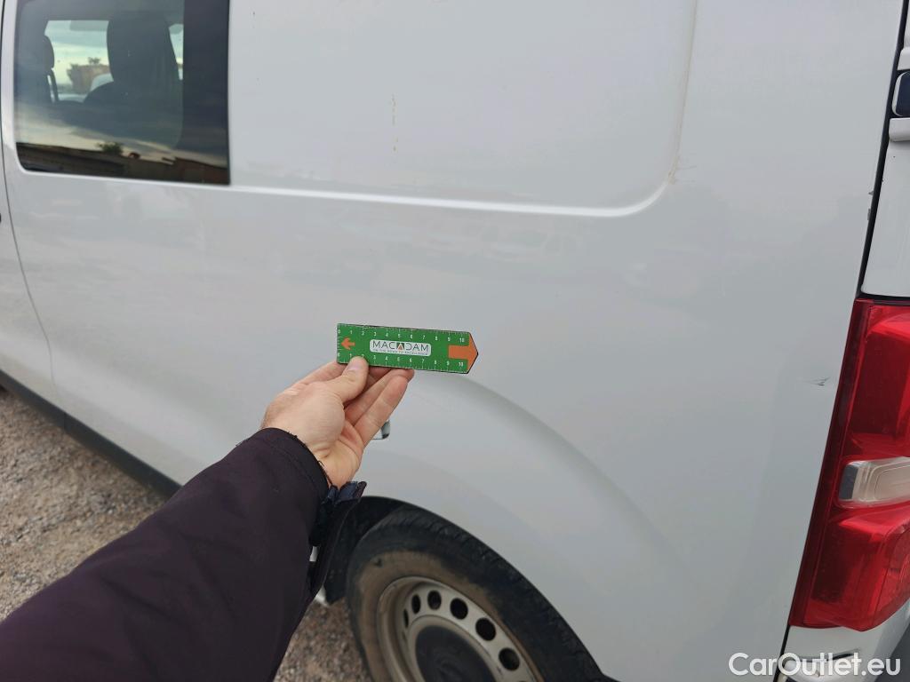  Opel  Vivaro OPEL  / 2019 / 4P / furgón 1.5 D 88kW (120CV) M Std Express M.P. DC #1