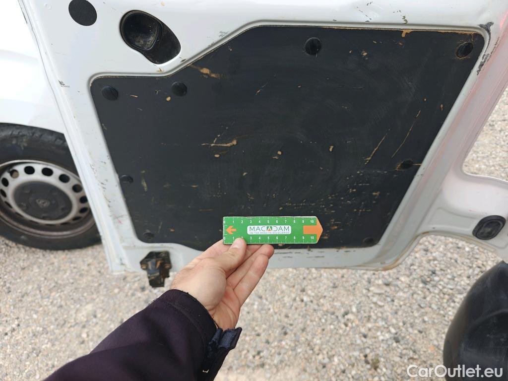  Opel  Vivaro OPEL  / 2019 / 4P / furgón 1.5 D 88kW (120CV) M Std Express M.P. DC #17