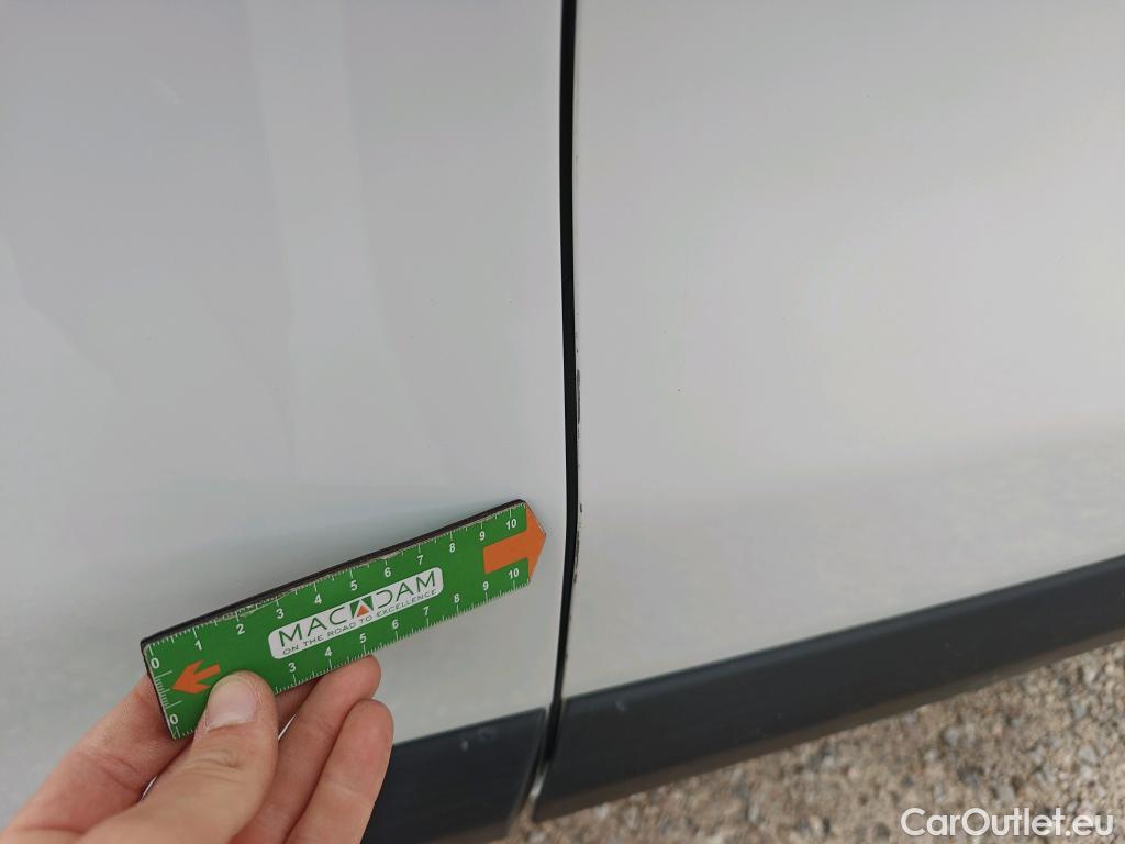  Opel  Vivaro OPEL  / 2019 / 4P / furgón 1.5 D 88kW (120CV) M Std Express M.P. DC #47