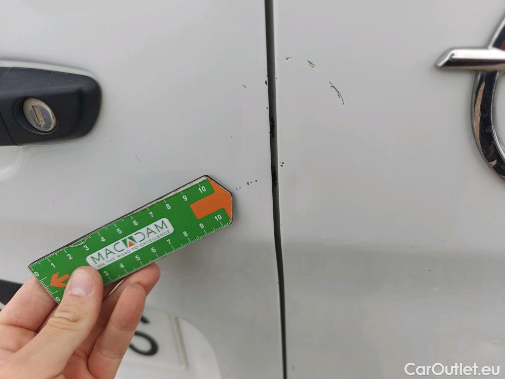  Opel  Vivaro OPEL  / 2019 / 4P / furgón 1.5 D 88kW (120CV) M Std Express M.P. DC #37