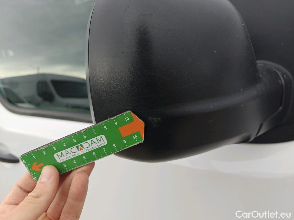  Opel  Vivaro OPEL  / 2019 / 4P / furgón 1.5 D 88kW (120CV) M Std Express M.P. DC #85