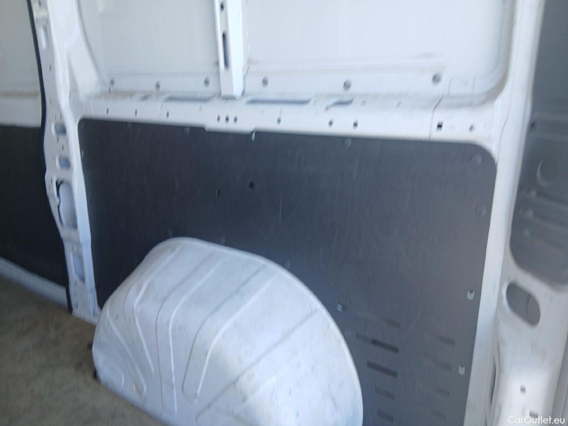  Fiat  Ducato FIAT  / 2014 / 4P / furgón 35 2.3 Mjet Furgón Medio Alto 96kW (130C #9