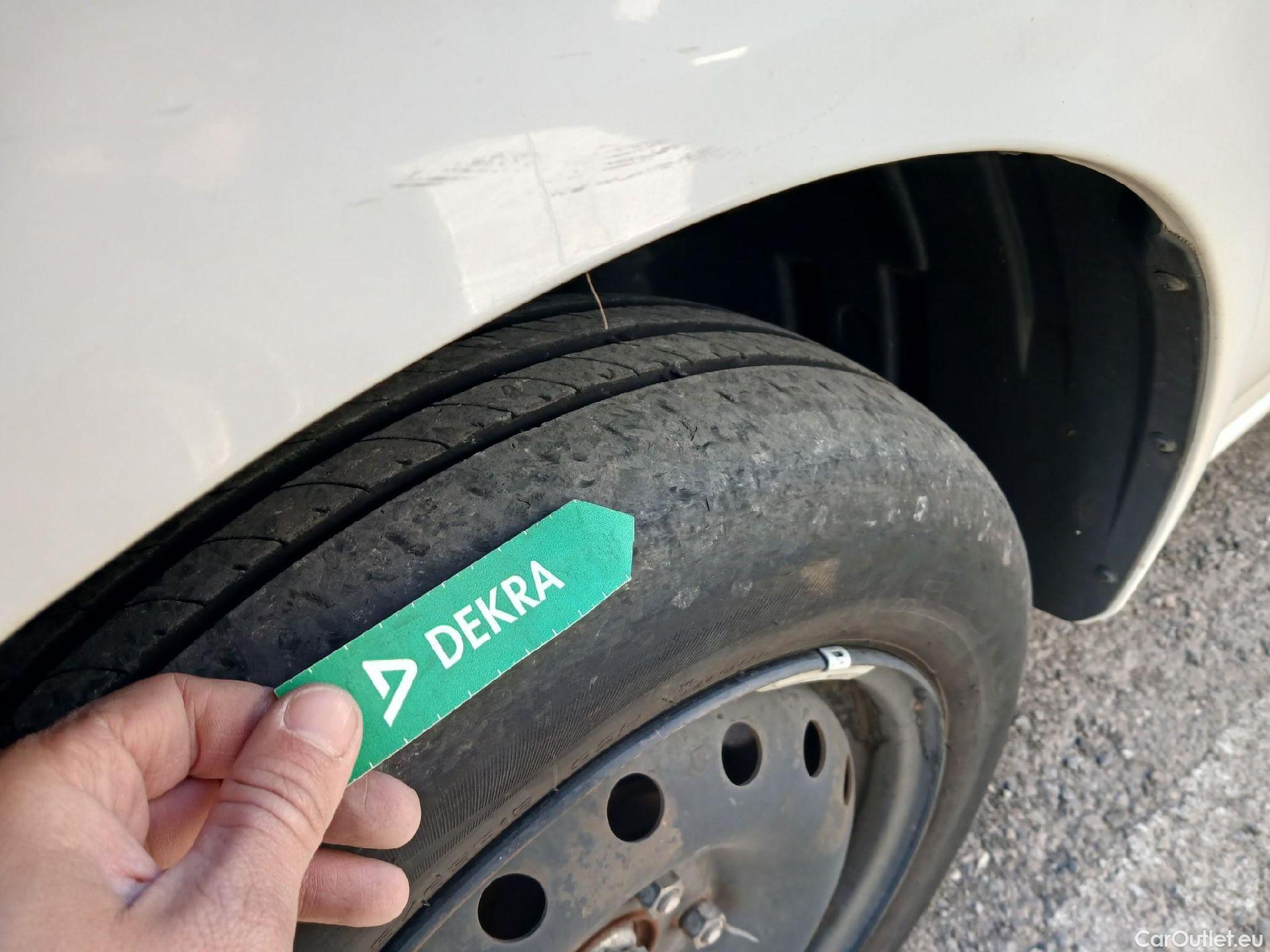  Nissan  NV200 NISSAN e- / 2009 / 4P / furgón Furgón 4p 40 kWh PROFESIONAL #77