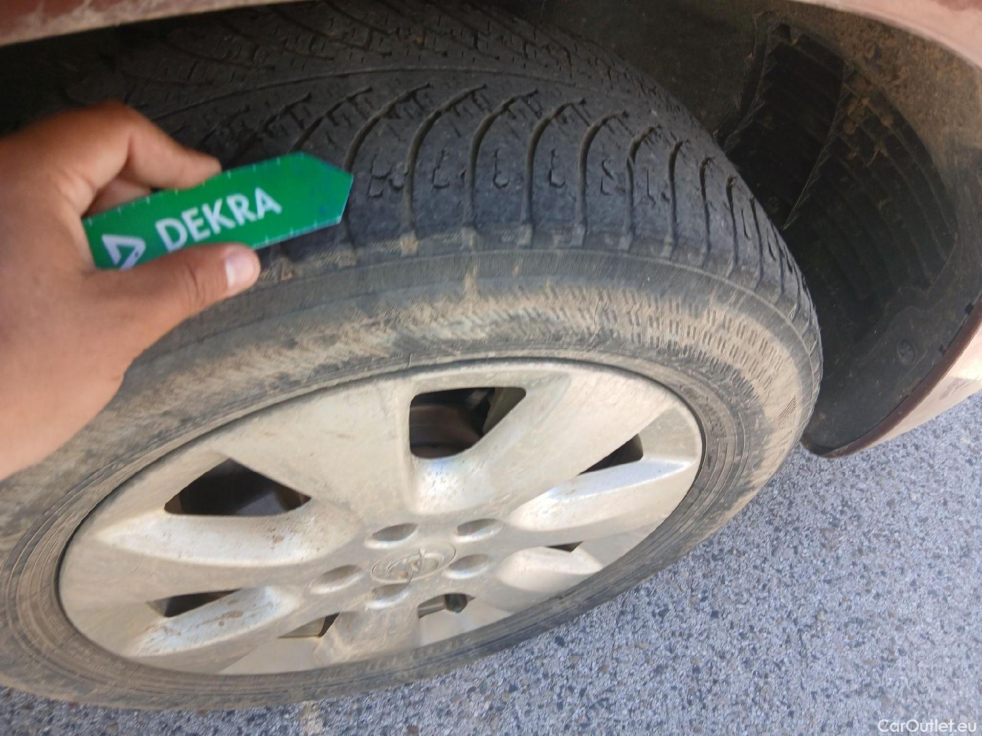  Opel  Combo OPEL -e Life / 2018 / 5P / monovolumen BEV 50kWh Elegance Plus L #3