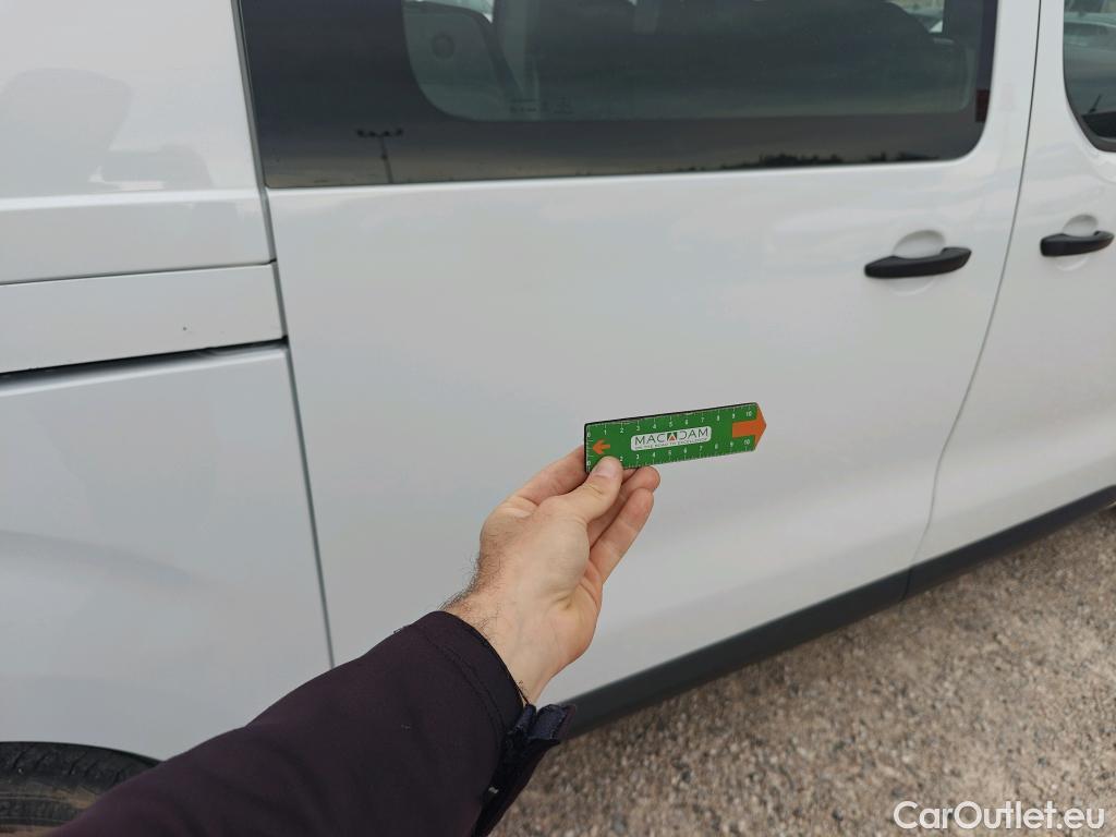  Opel  Vivaro OPEL  / 2019 / 4P / furgón 1.5 D 88kW (120CV) M Std Express M.P. DC #27