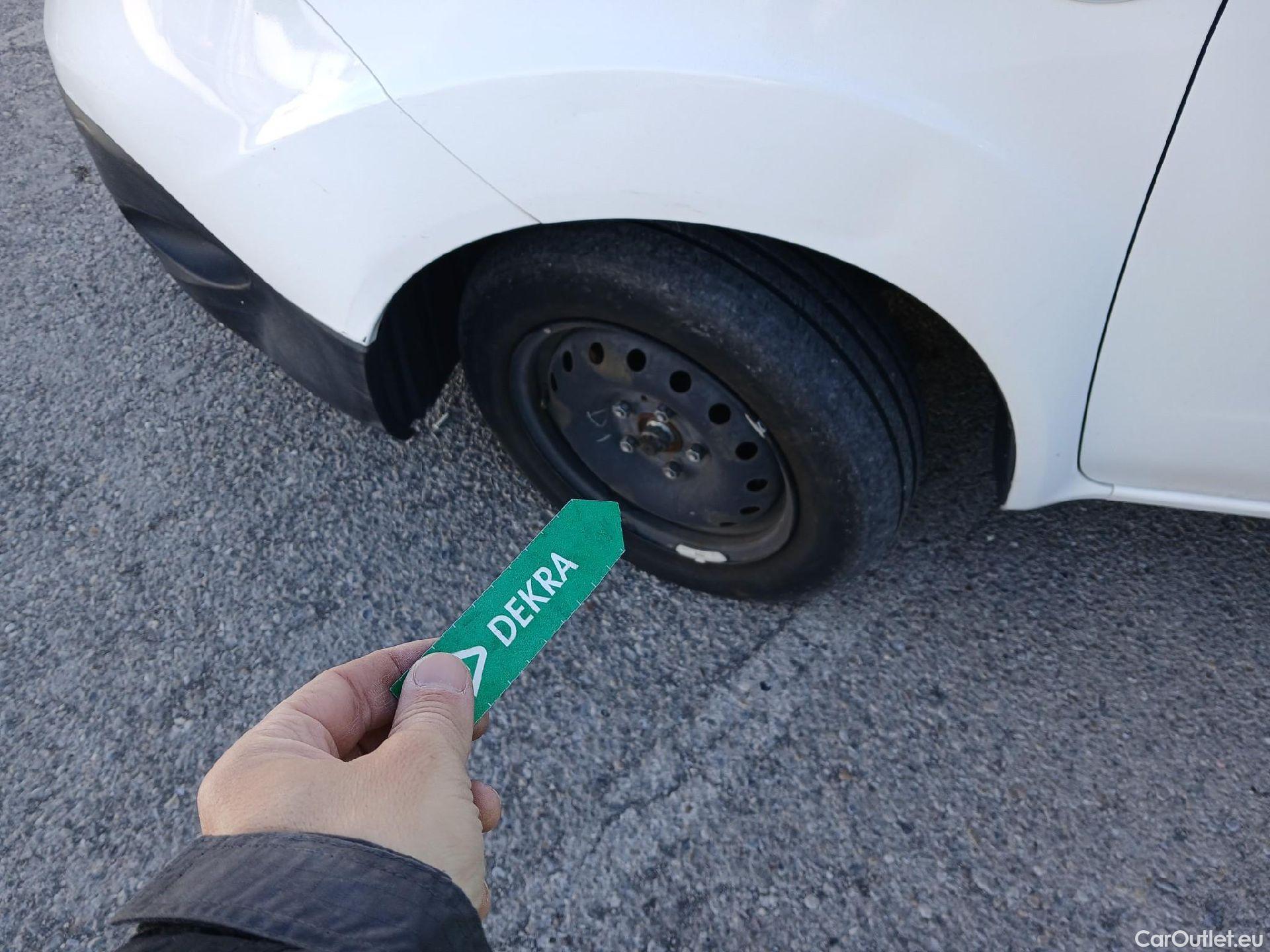  Nissan  NV200 NISSAN e- / 2009 / 4P / furgón Furgón 4p 40 kWh PROFESIONAL #92