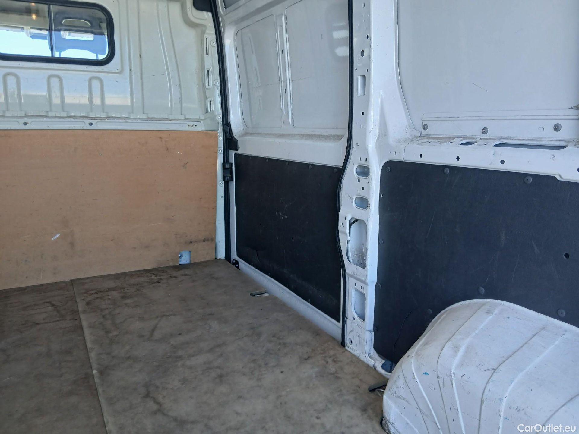  Fiat  Ducato FIAT  / 2014 / 4P / furgón 35 2.3 Mjet Furgón Medio Alto 96kW (130C #7