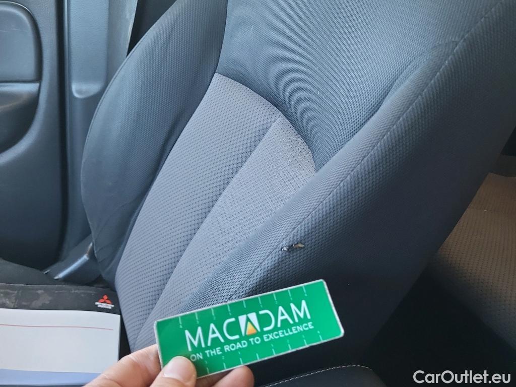  Mitsubishi  L200 MITSUBISHI  / 2019 / 4P / pickup doble cabina D/C 220 DI-D M-Pro #25