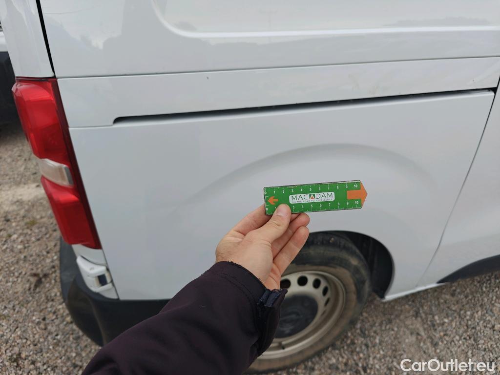  Opel  Vivaro OPEL  / 2019 / 4P / furgón 1.5 D 88kW (120CV) M Std Express M.P. DC #90