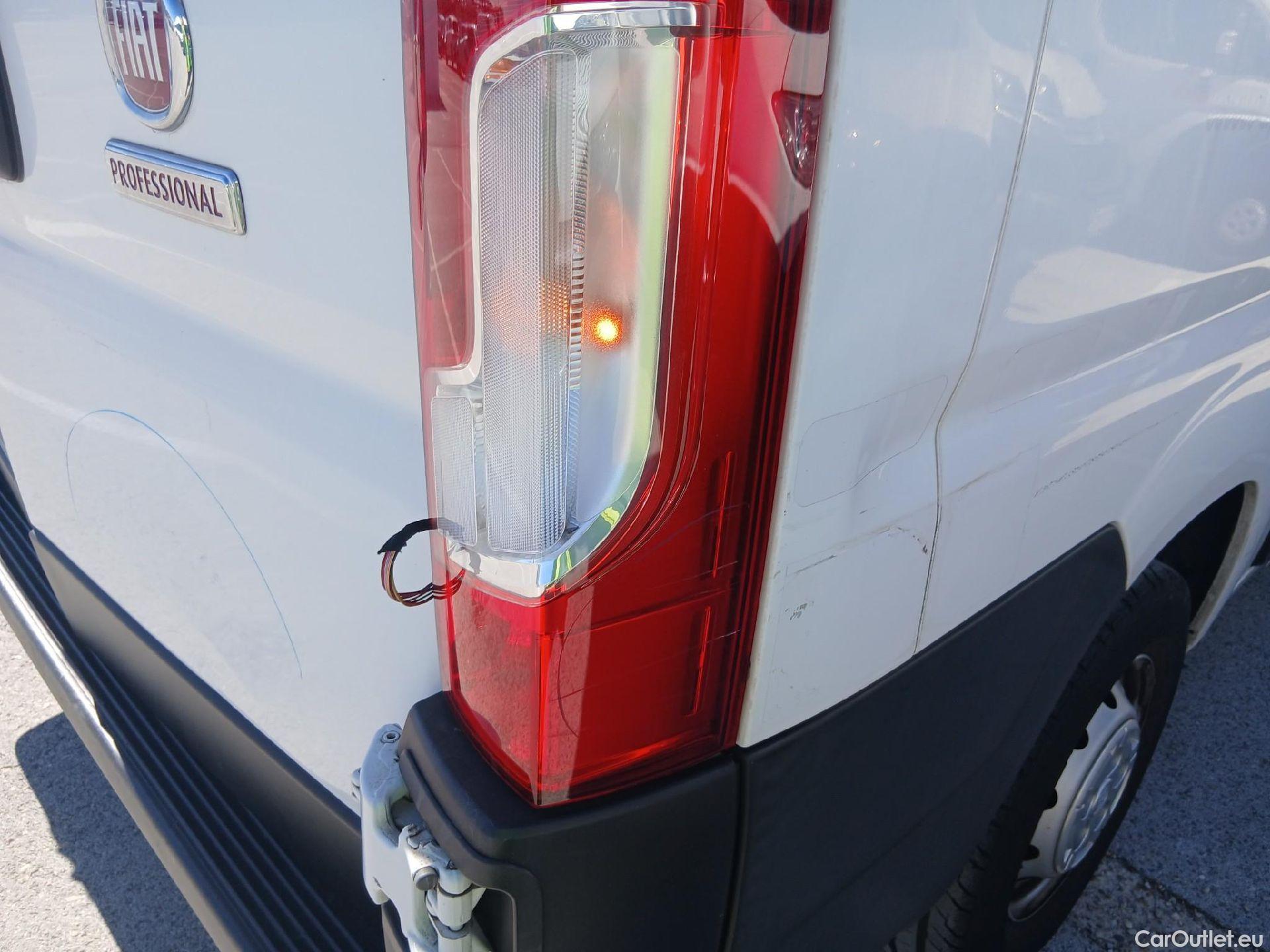  Fiat  Ducato FIAT  / 2014 / 4P / furgón 35 2.3 Mjet Furgón Medio Alto 96kW (130C #47