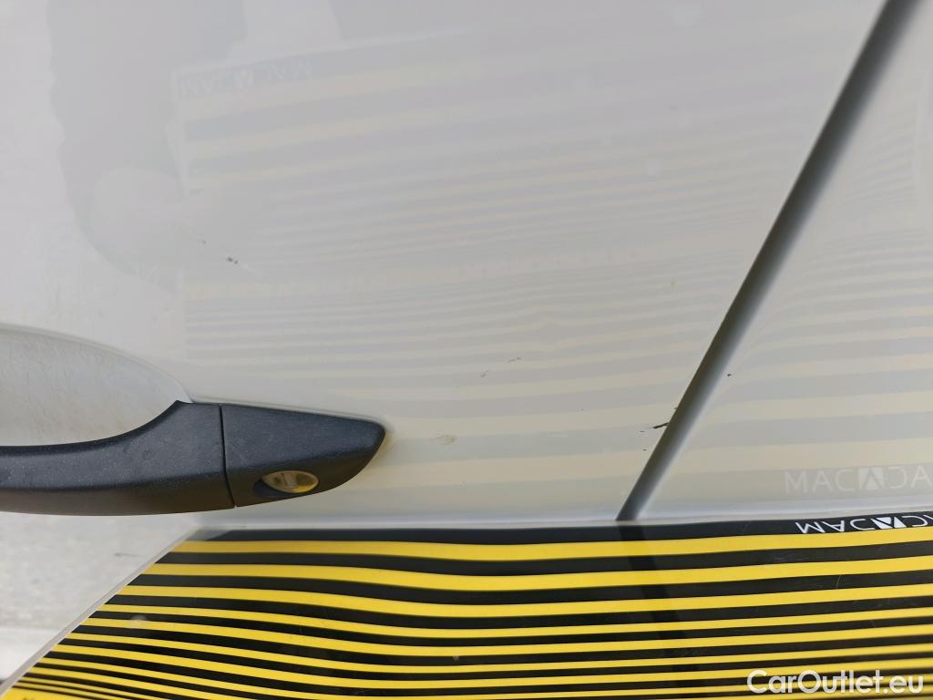  Opel  Vivaro OPEL  / 2019 / 4P / furgón 1.5 D 88kW (120CV) M Std Express M.P. DC #40