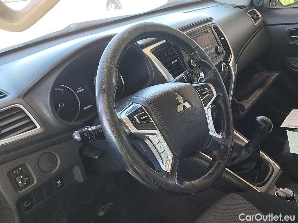  Mitsubishi  L200 MITSUBISHI  / 2019 / 4P / pickup doble cabina D/C 220 DI-D M-Pro #26