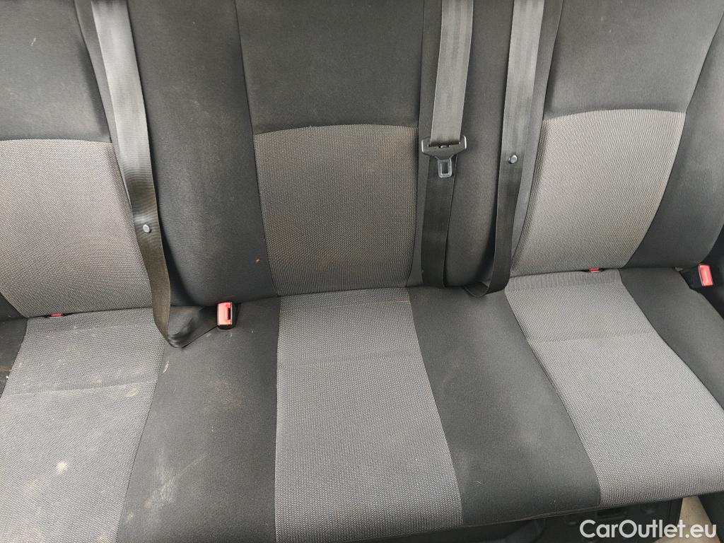  Opel  Vivaro OPEL  / 2019 / 4P / furgón 1.5 D 88kW (120CV) M Std Express M.P. DC #89