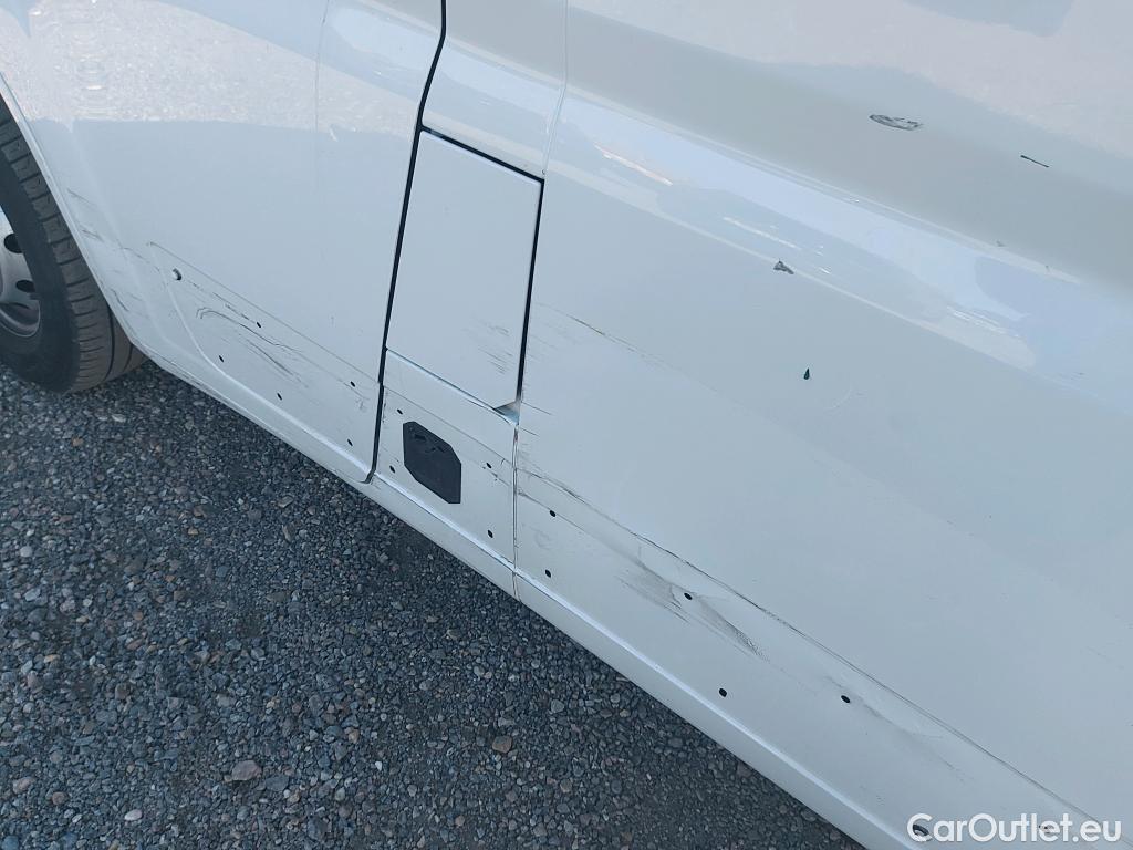  Opel  Movano OPEL  / 2021 / 4P / furgón Furgón Base L2H2 3.5T 2.2 BlueHDi 88kW #37