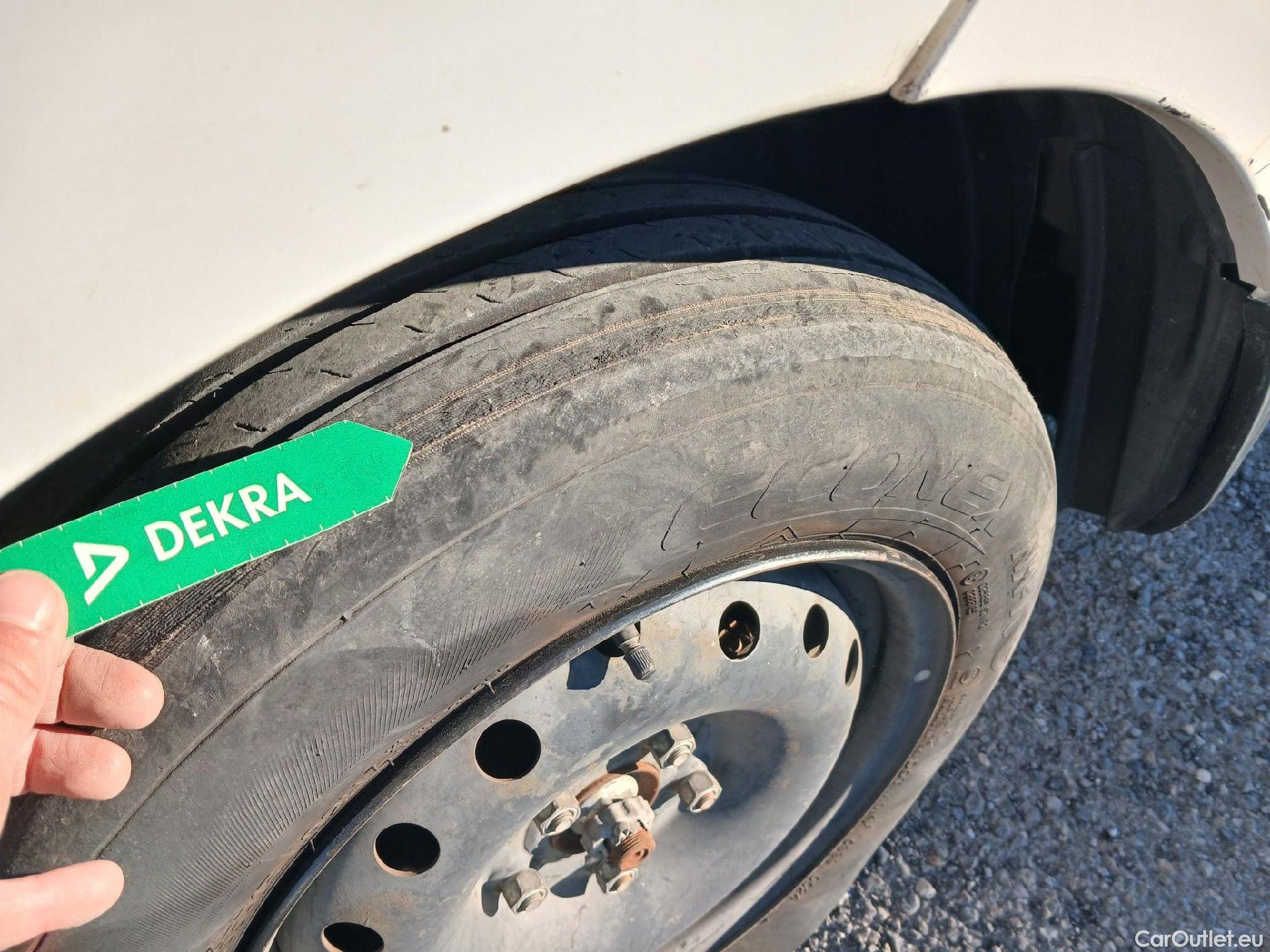  Nissan  NV200 NISSAN e- / 2009 / 4P / furgón Furgón 4p 40 kWh PROFESIONAL #76