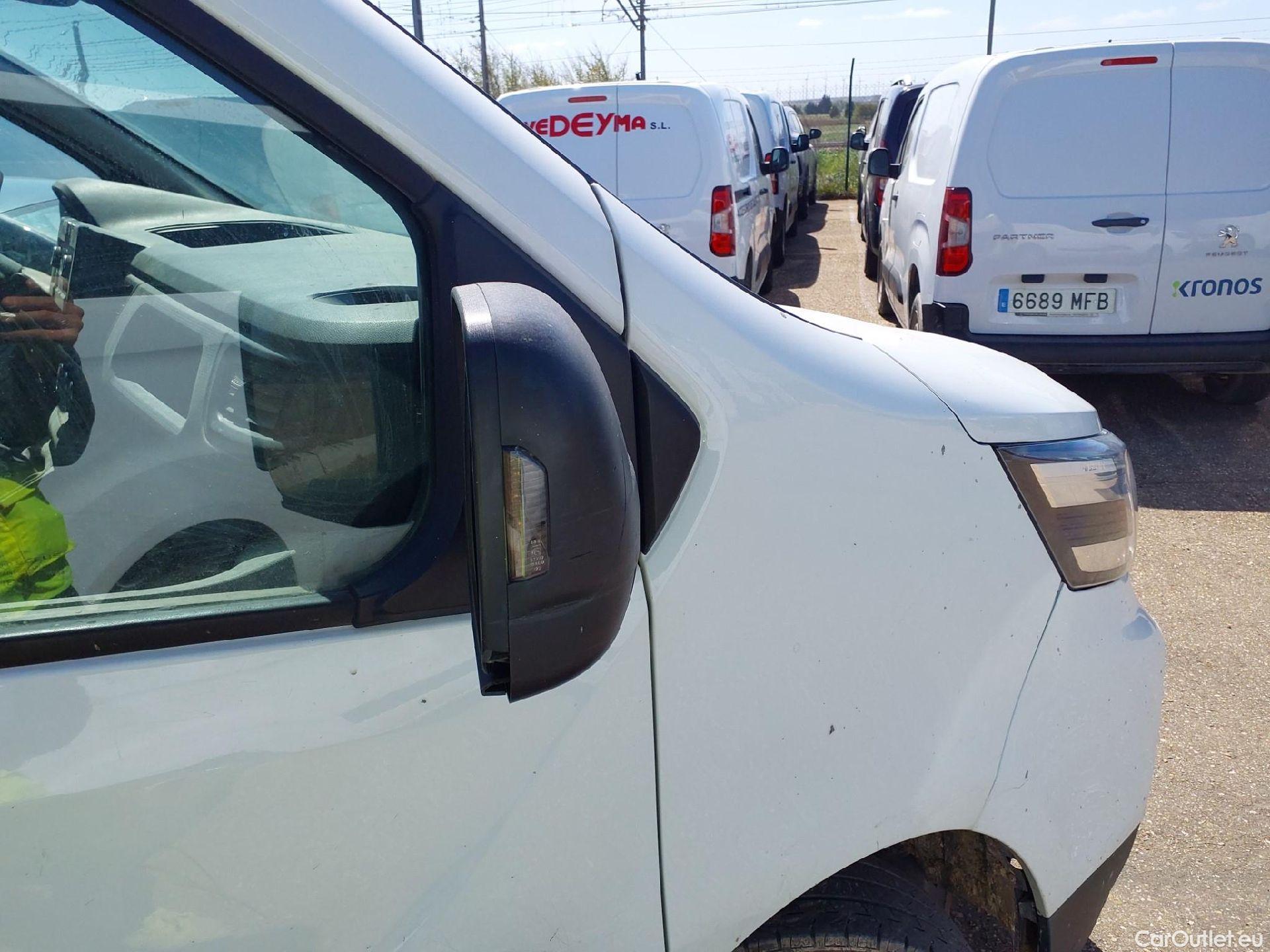  Nissan  Primastar NISSAN  / 2021 / 4P / furgón 2.0dCi 81kW (110CV) L1H1 1T Go #38