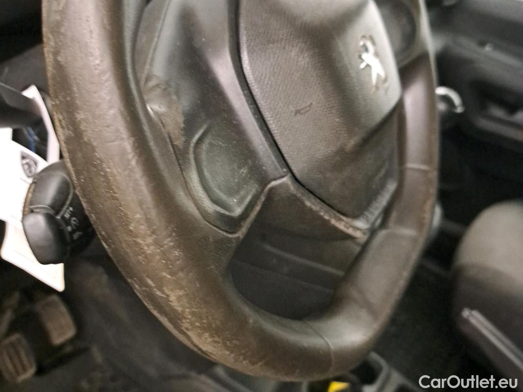  Peugeot  Partner PEUGEOT  / 2018 / 3P / furgón derivado de turismo Pro Standard 1000kg BlueHDi 73kW #62