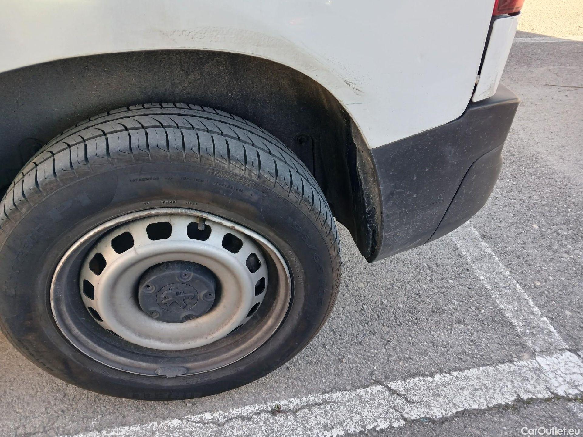  Peugeot  Partner PEUGEOT  / 2018 / 4P / furgón derivado de turismo Premium Standard 600kg BlueHDi 73kW (AC) #14