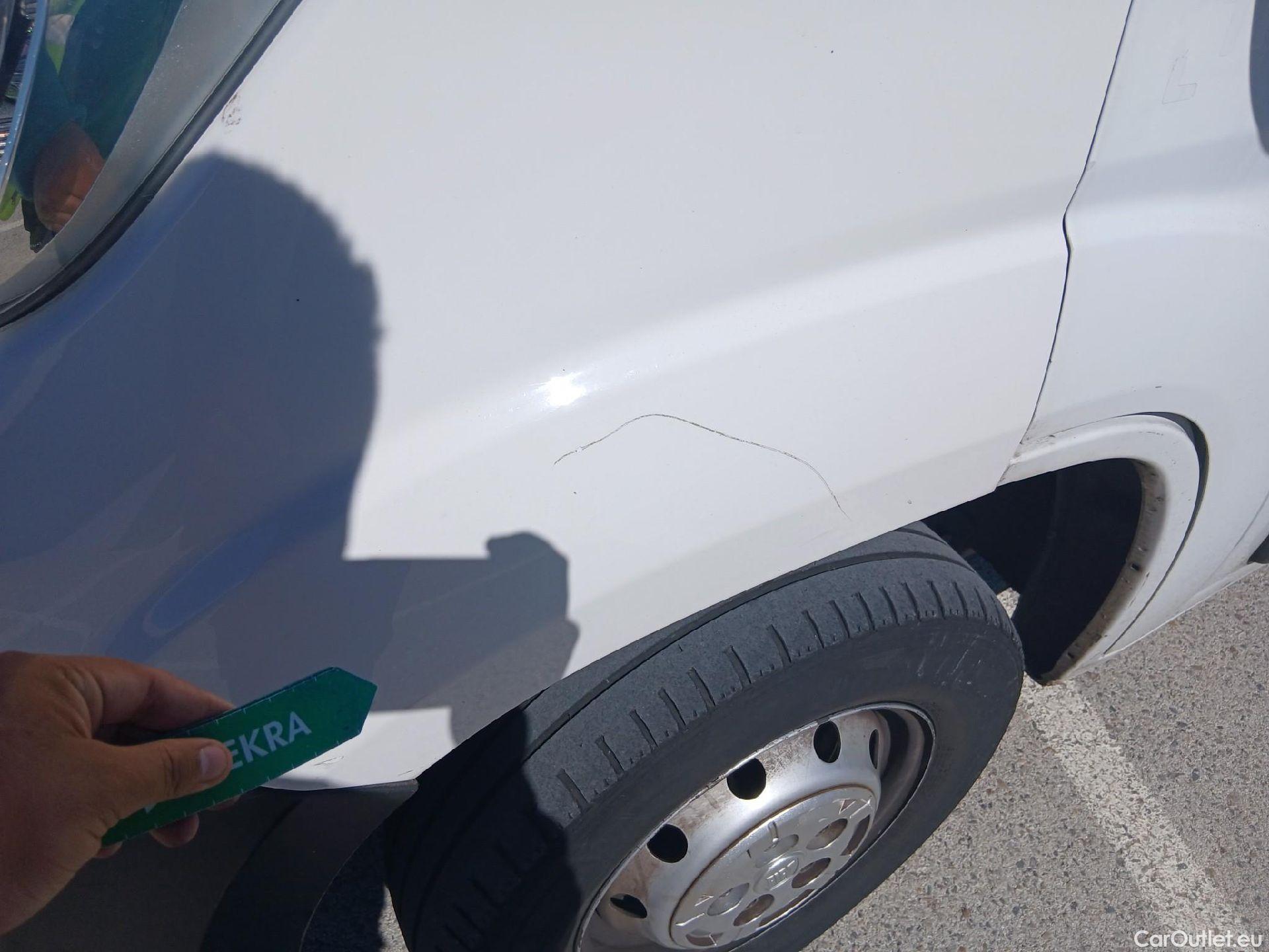  Fiat  Ducato FIAT  / 2014 / 4P / furgón 35 2.3 Mjet Furgón Medio Alto 96kW (130C #27