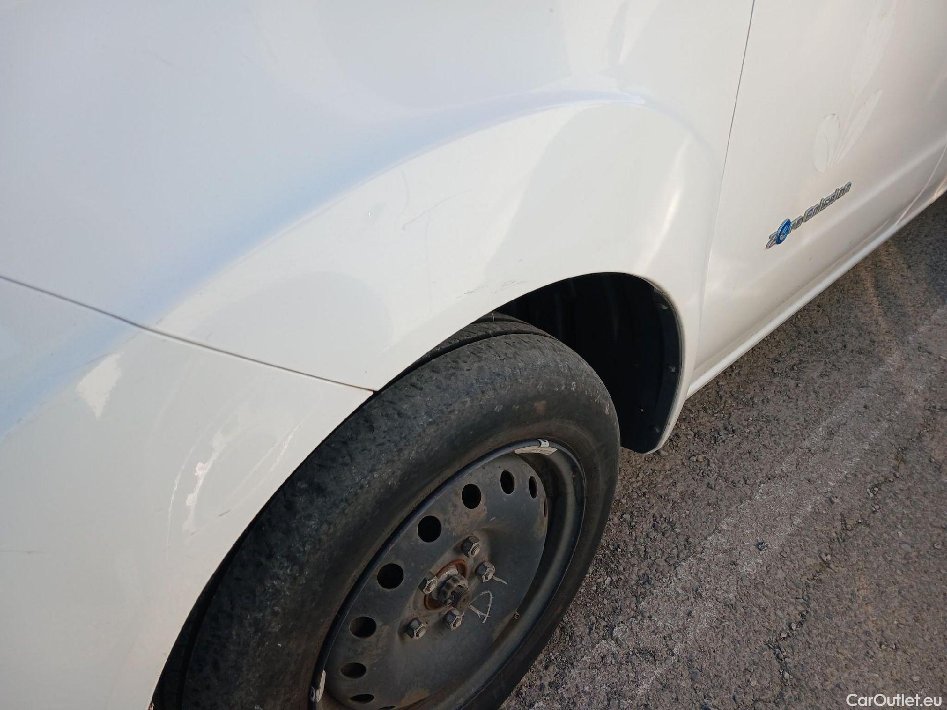  Nissan  NV200 NISSAN e- / 2009 / 4P / furgón Furgón 4p 40 kWh PROFESIONAL #78