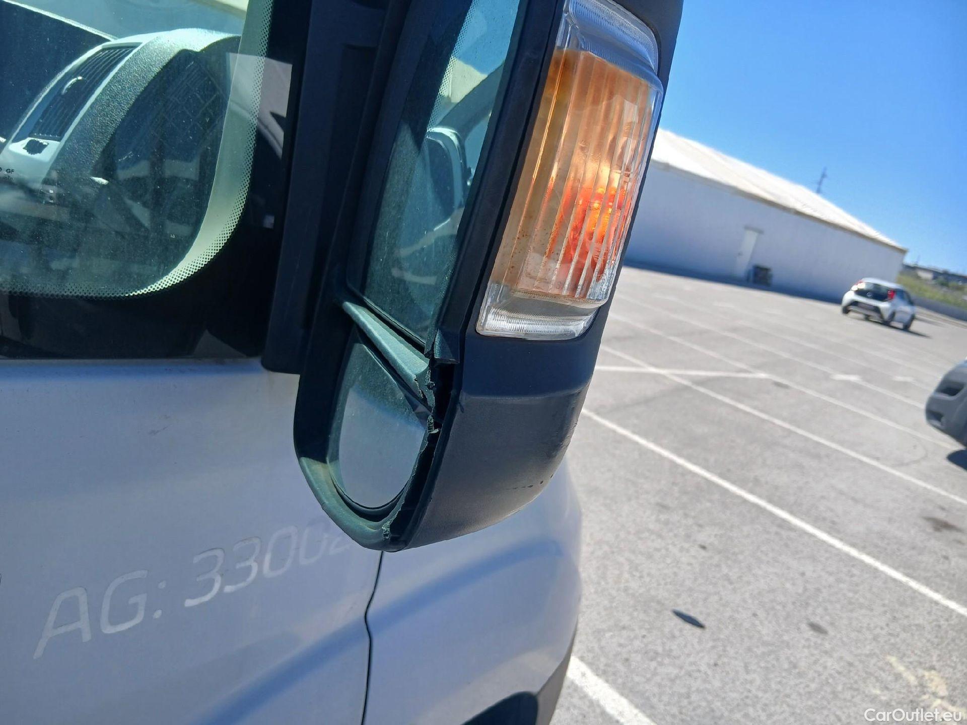  Fiat  Ducato FIAT  / 2014 / 4P / furgón 35 2.3 Mjet Furgón Medio Alto 96kW (130C #57