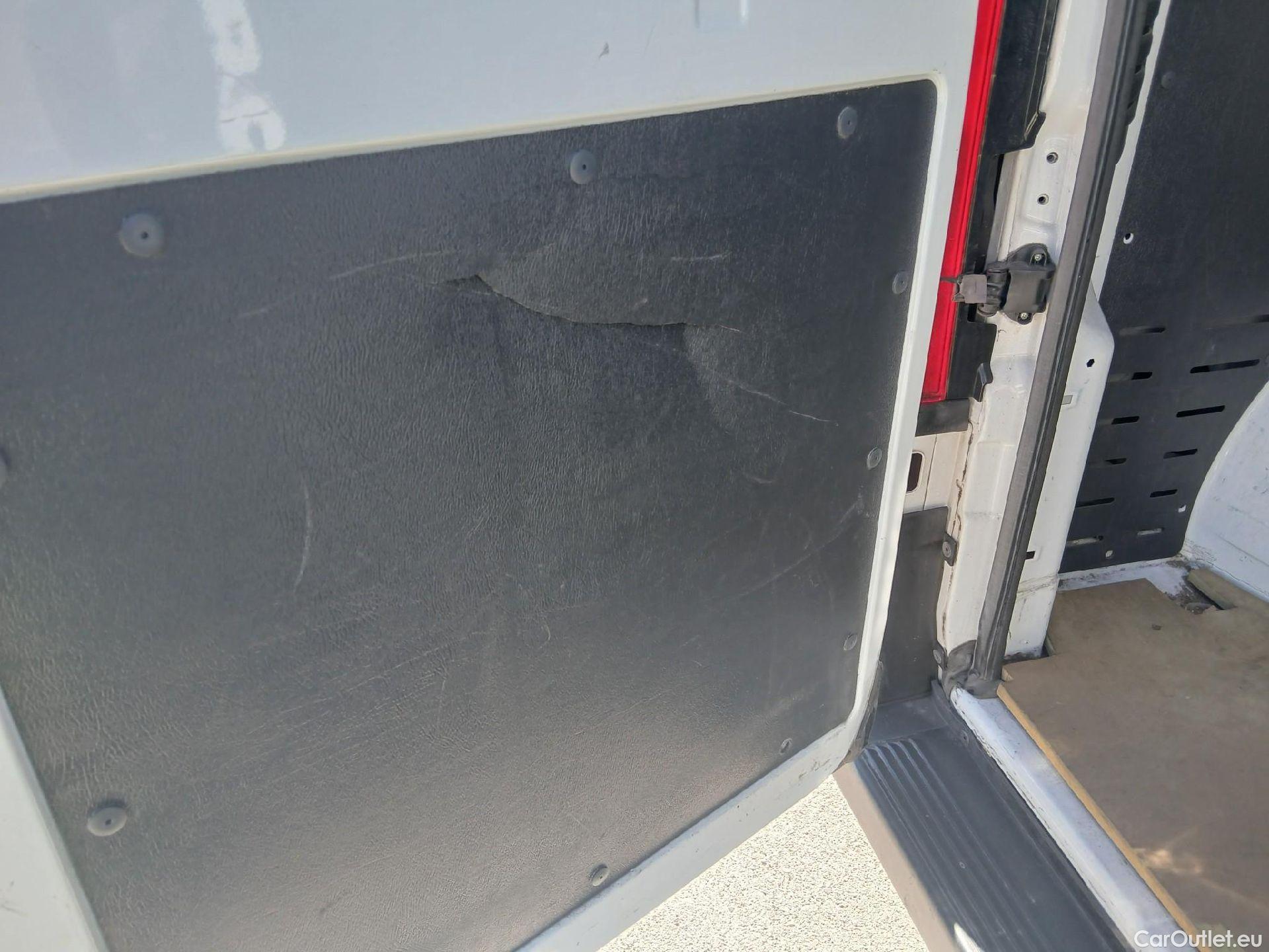  Fiat  Ducato FIAT  / 2014 / 4P / furgón 35 2.3 Mjet Furgón Medio Alto 96kW (130C #14