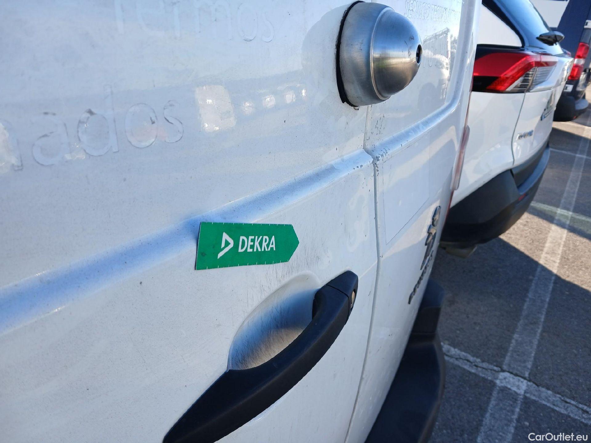  Peugeot  Partner PEUGEOT  / 2018 / 4P / furgón derivado de turismo Premium Standard 600kg BlueHDi 73kW (AC) #18