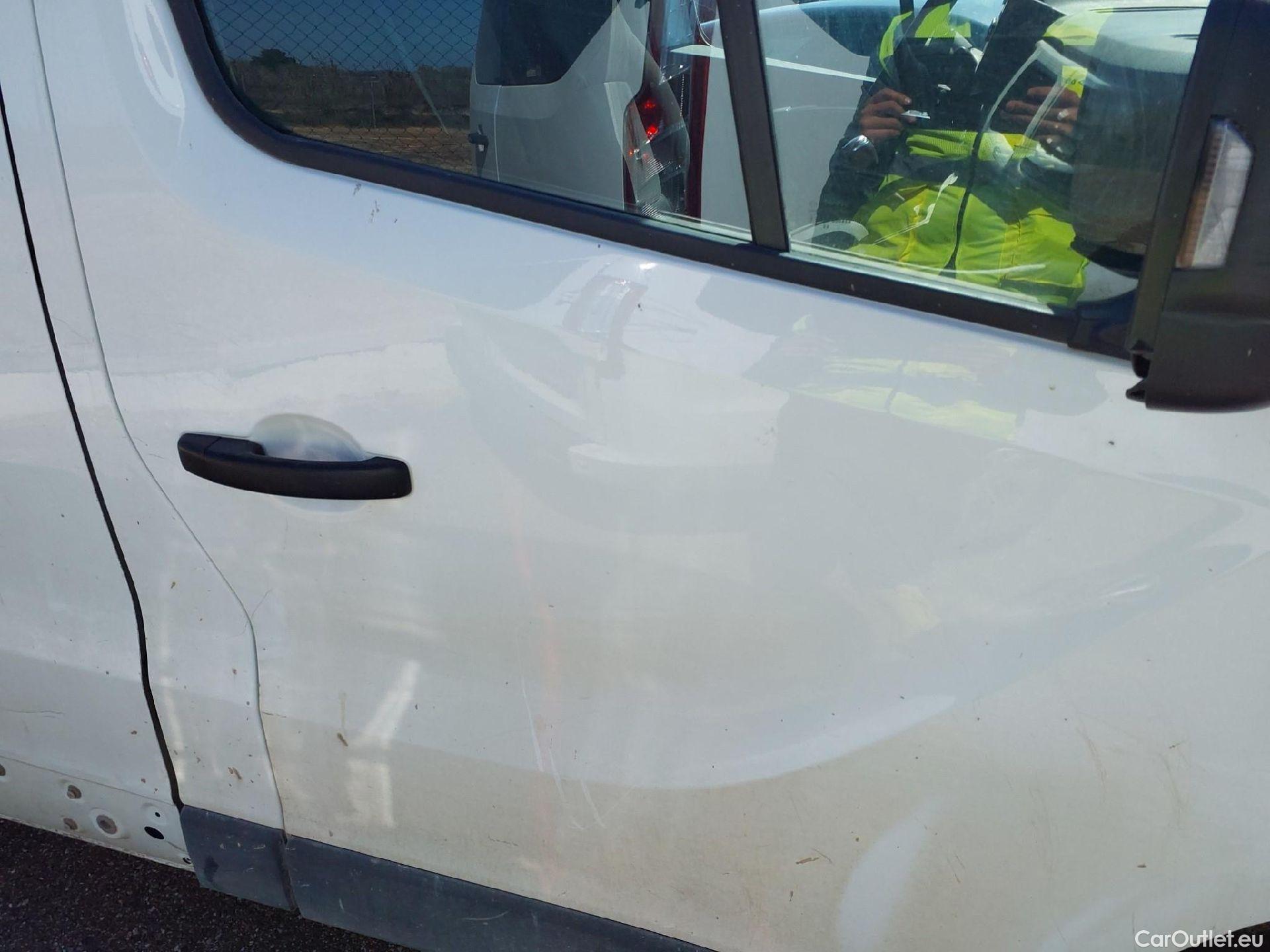  Nissan  Primastar NISSAN  / 2021 / 4P / furgón 2.0dCi 81kW (110CV) L1H1 1T Go #37