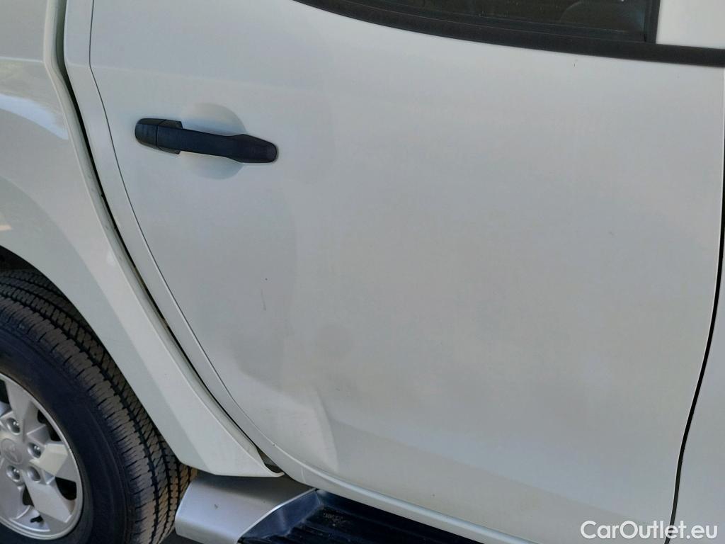  Mitsubishi  L200 MITSUBISHI  / 2019 / 4P / pickup doble cabina D/C 220 DI-D M-Pro #16