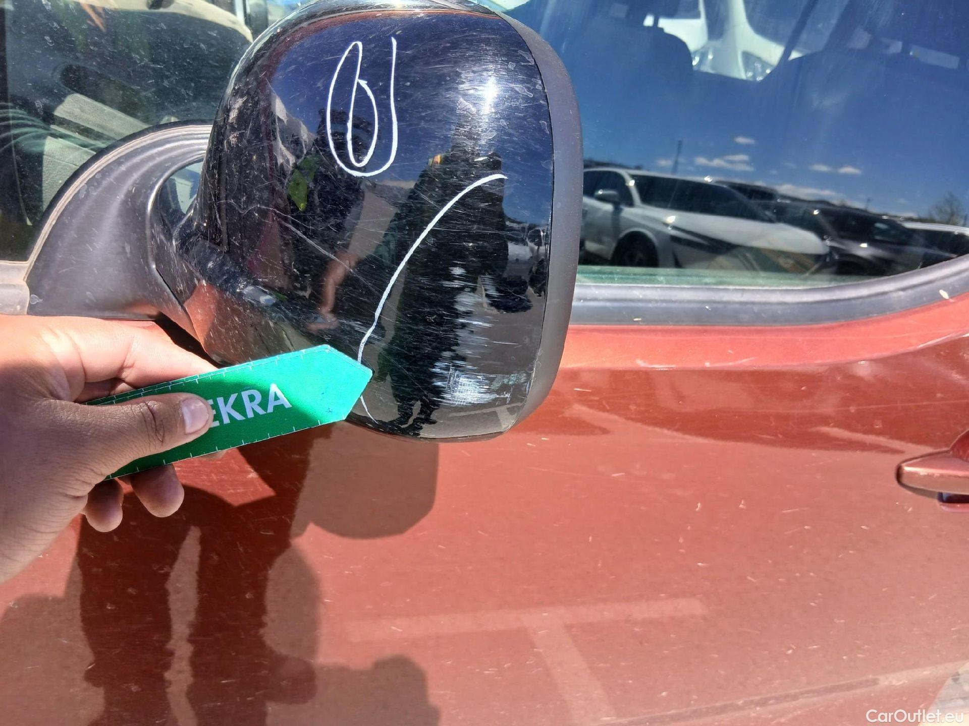  Opel  Combo OPEL -e Life / 2018 / 5P / monovolumen BEV 50kWh Elegance Plus L #23