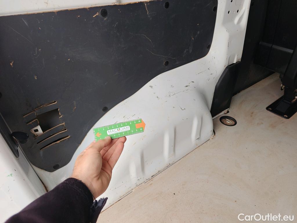  Opel  Vivaro OPEL  / 2019 / 4P / furgón 1.5 D 88kW (120CV) M Std Express M.P. DC #24