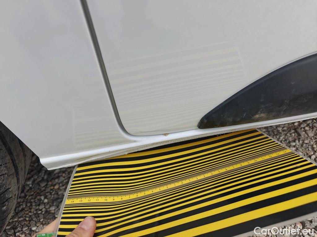  Opel  Vivaro OPEL  / 2019 / 4P / furgón 1.5 D 88kW (120CV) M Std Express M.P. DC #28