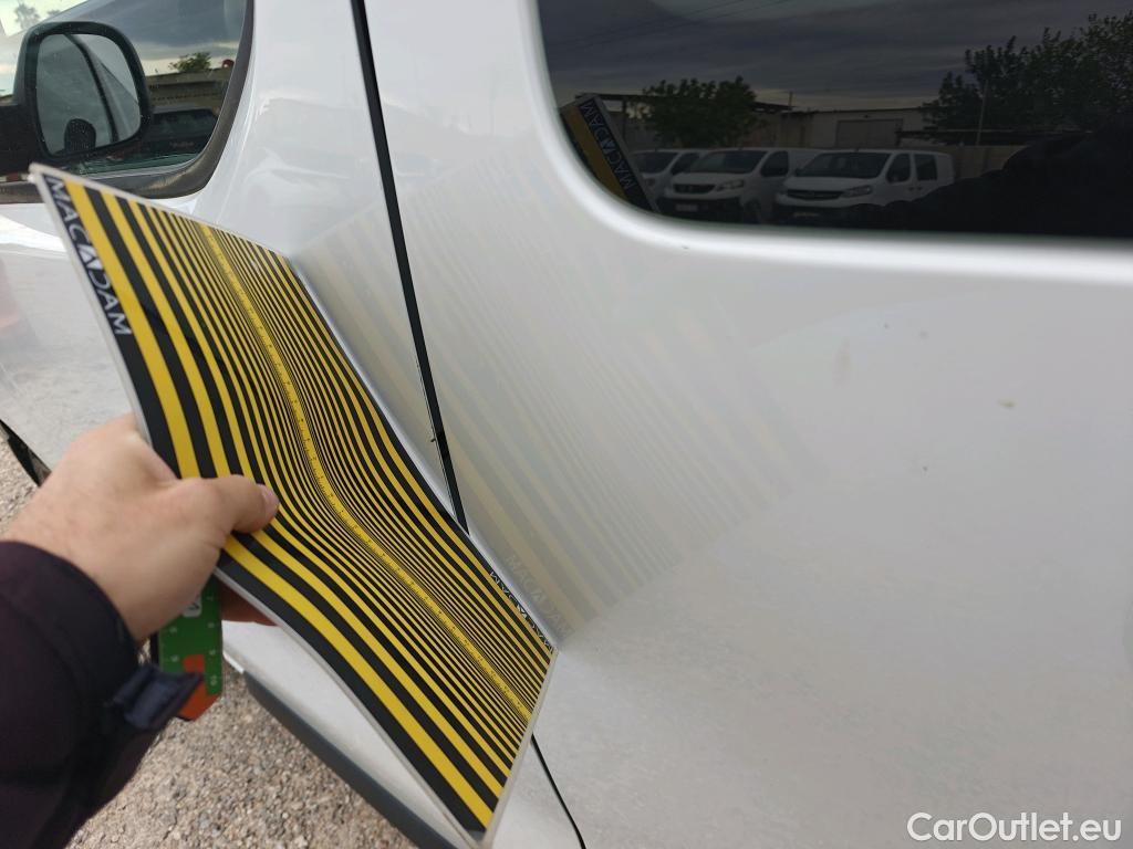  Opel  Vivaro OPEL  / 2019 / 4P / furgón 1.5 D 88kW (120CV) M Std Express M.P. DC #2