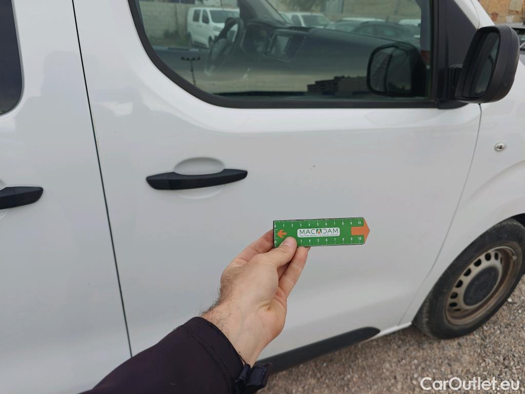  Opel  Vivaro OPEL  / 2019 / 4P / furgón 1.5 D 88kW (120CV) M Std Express M.P. DC #43