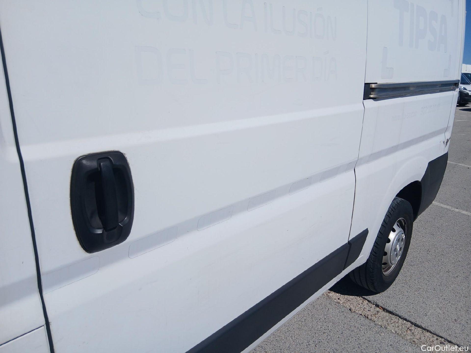  Fiat  Ducato FIAT  / 2014 / 4P / furgón 35 2.3 Mjet Furgón Medio Alto 96kW (130C #35