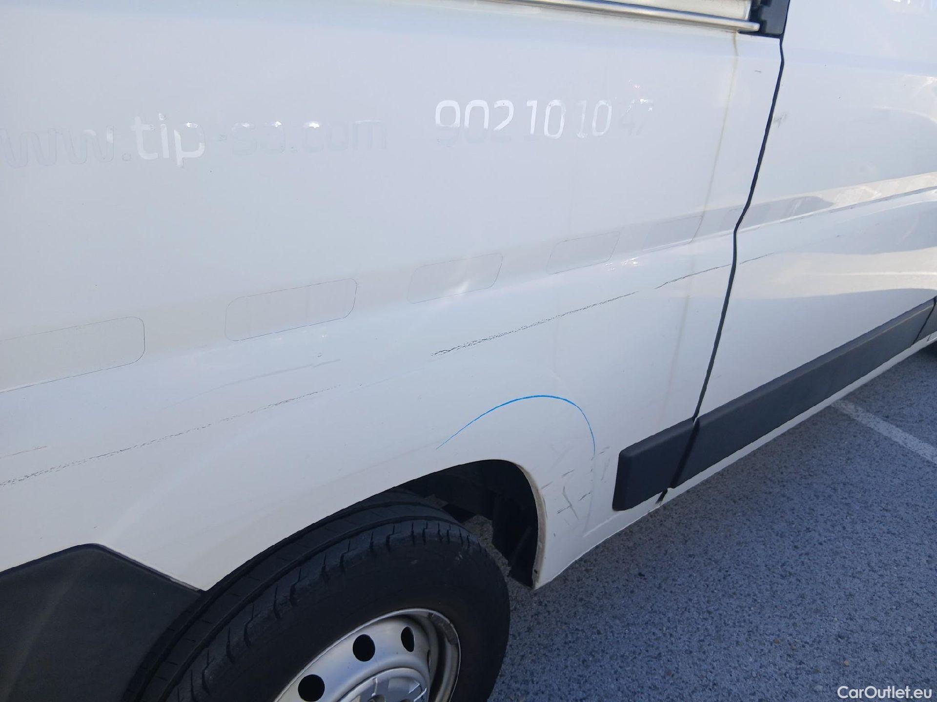  Fiat  Ducato FIAT  / 2014 / 4P / furgón 35 2.3 Mjet Furgón Medio Alto 96kW (130C #48