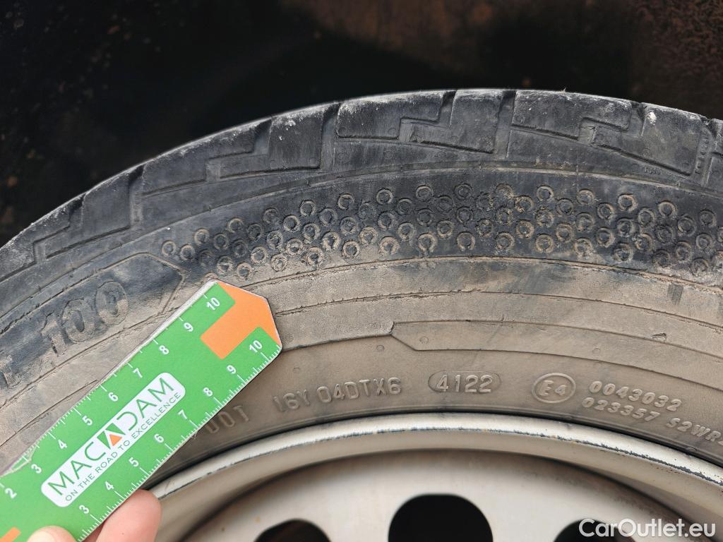  Opel  Vivaro OPEL  / 2019 / 4P / furgón 1.5 D 88kW (120CV) M Std Express M.P. DC #52