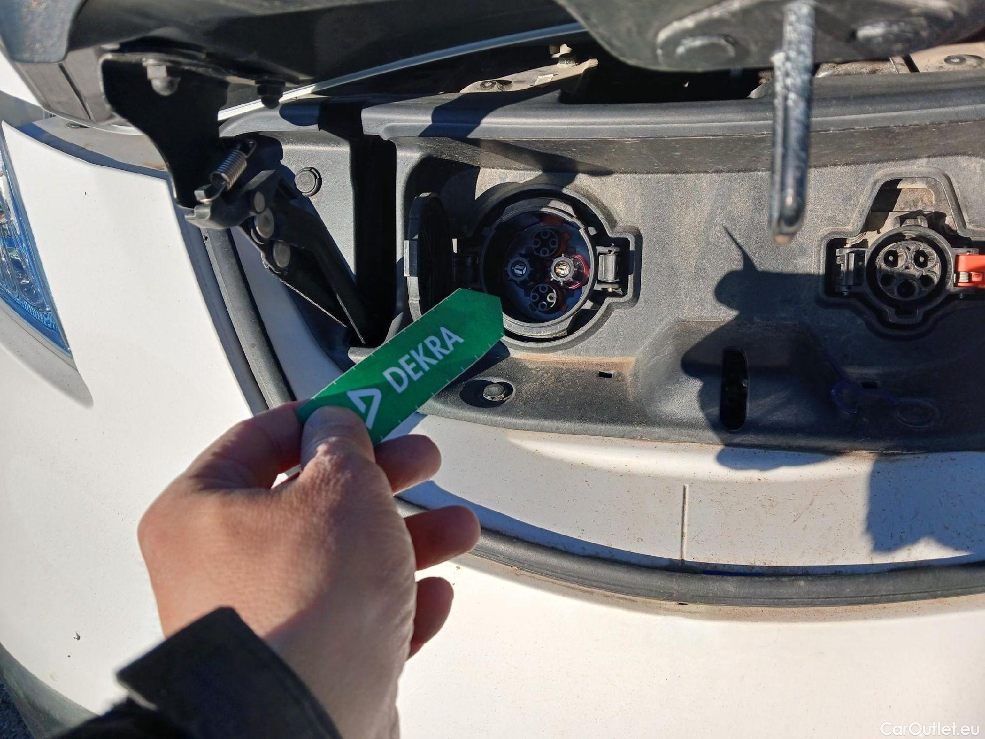  Nissan  NV200 NISSAN e- / 2009 / 4P / furgón Furgón 4p 40 kWh PROFESIONAL #90