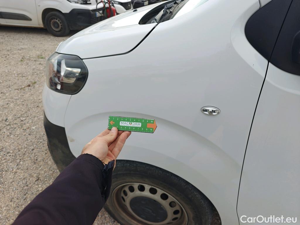  Opel  Vivaro OPEL  / 2019 / 4P / furgón 1.5 D 88kW (120CV) M Std Express M.P. DC #59