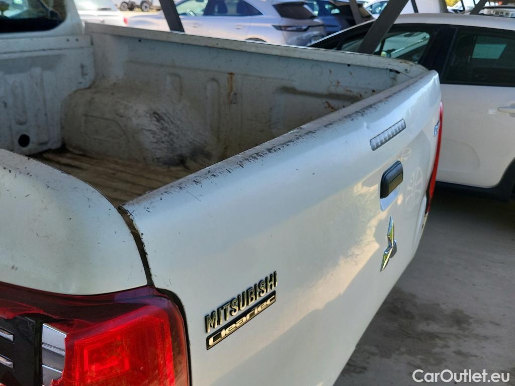  Mitsubishi  L200 MITSUBISHI  / 2019 / 4P / pickup doble cabina D/C 220 DI-D M-Pro #14