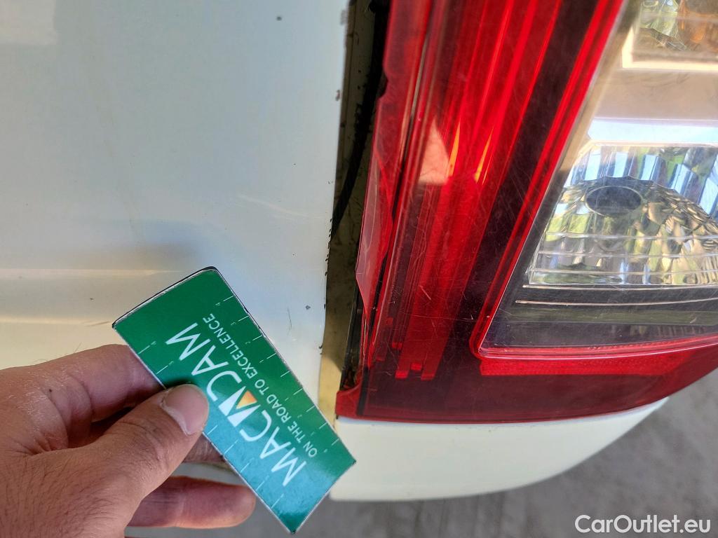  Mitsubishi  L200 MITSUBISHI  / 2019 / 4P / pickup doble cabina D/C 220 DI-D M-Pro #2