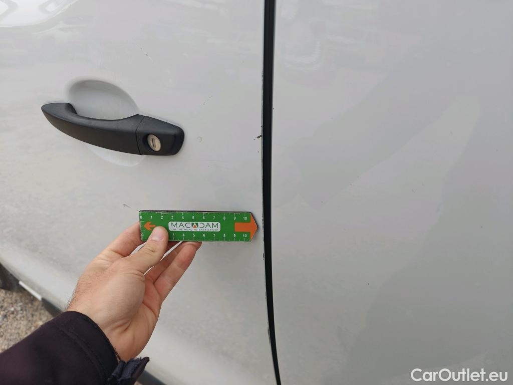  Opel  Vivaro OPEL  / 2019 / 4P / furgón 1.5 D 88kW (120CV) M Std Express M.P. DC #42